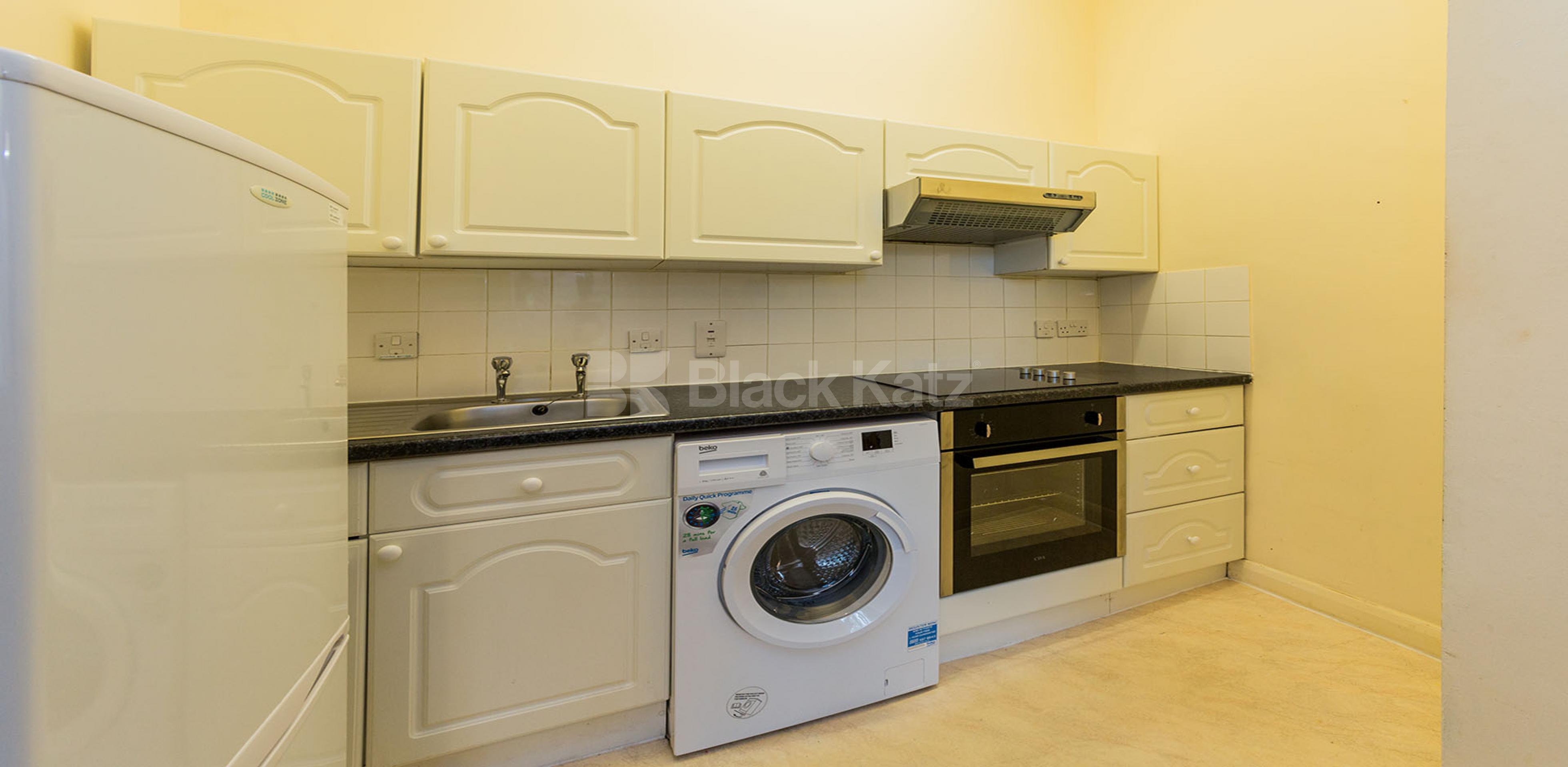 Spacious two bed set within a period house minutes to tube and shops Camden Road, Camden N7